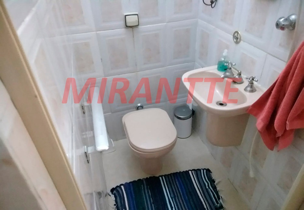 Sobrado de 125m² com 2 quartos em Água Fria