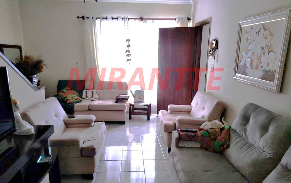 Sobrado de 125m² com 2 quartos em Água Fria