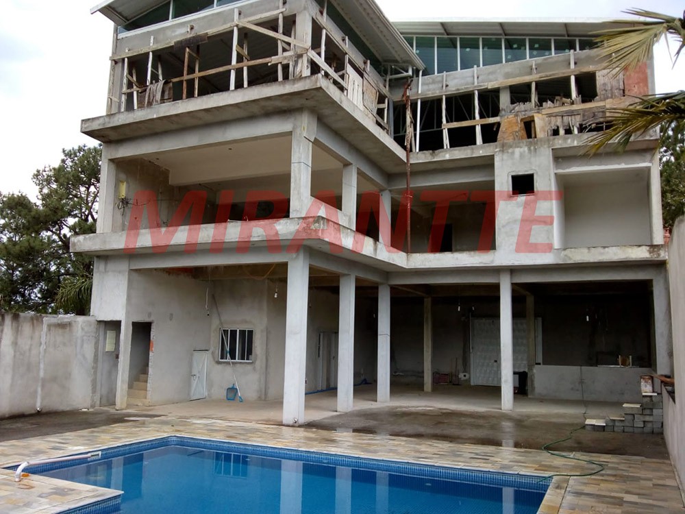 Sobrado de 720m² com 7 quartos em Centro – Mairiporã