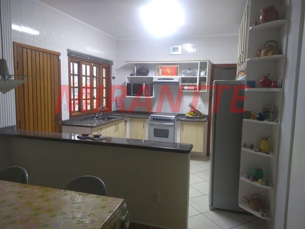 Sobrado de 185m² com 3 quartos em Vila Mazzei