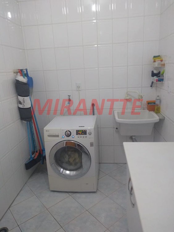 Sobrado de 185m² com 3 quartos em Vila Mazzei