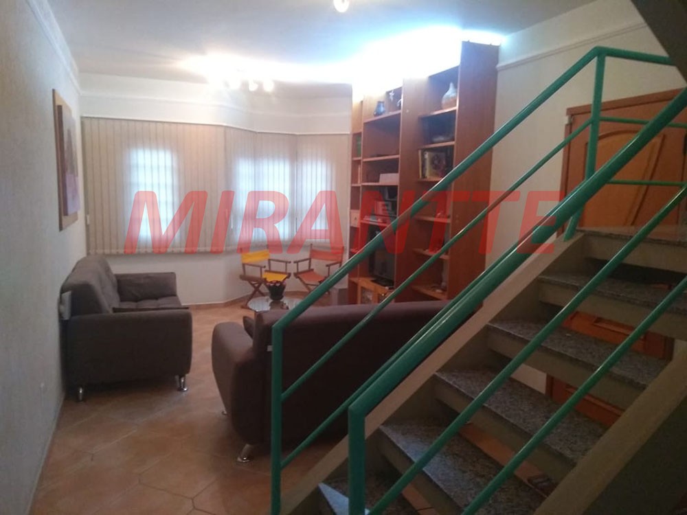 Sobrado de 185m² com 3 quartos em Vila Mazzei