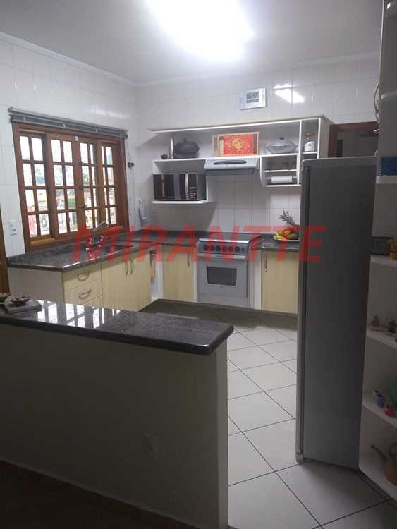 Sobrado de 185m² com 3 quartos em Vila Mazzei