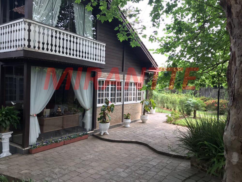 Sobrado de 460m² com 6 quartos em Serra Da Cantareira