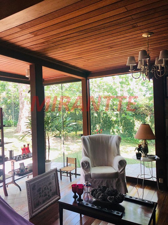 Sobrado de 460m² com 6 quartos em Serra Da Cantareira