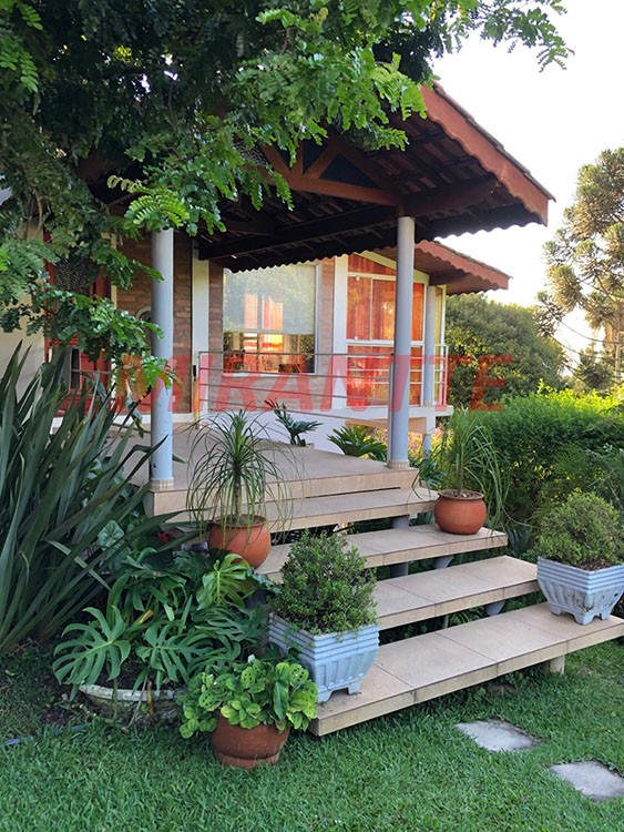 Sobrado de 460m² com 6 quartos em Serra Da Cantareira