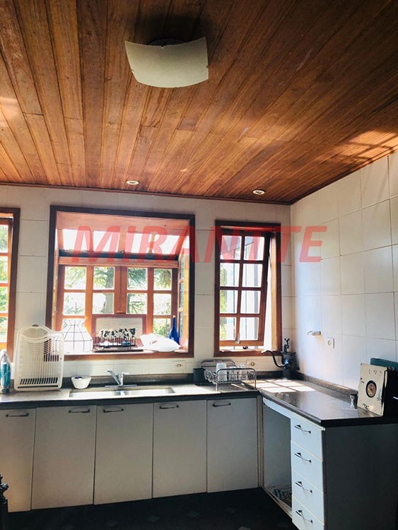 Sobrado de 460m² com 6 quartos em Serra Da Cantareira