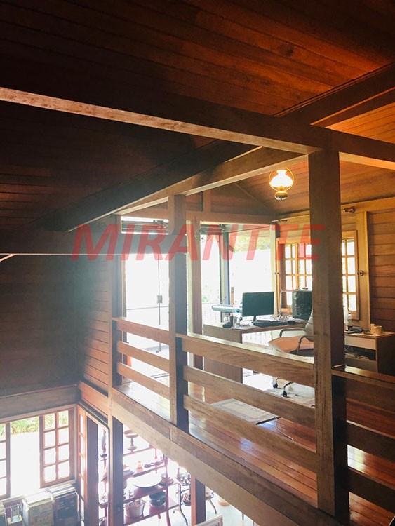 Sobrado de 460m² com 6 quartos em Serra Da Cantareira