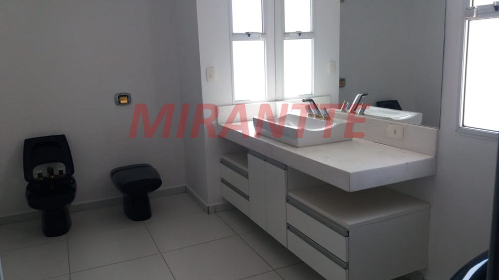 Sobrado com 4 quartos em Jardim Tranqüilidade