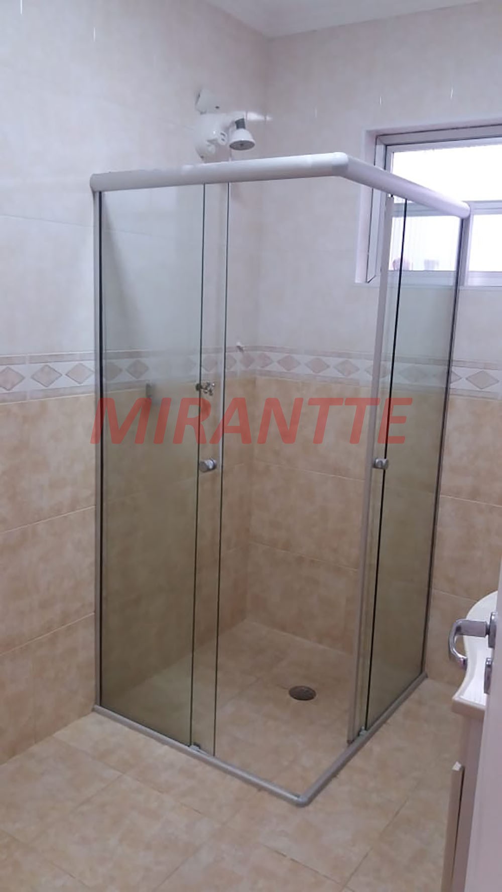 Sobrado com 4 quartos em Jardim Tranqüilidade