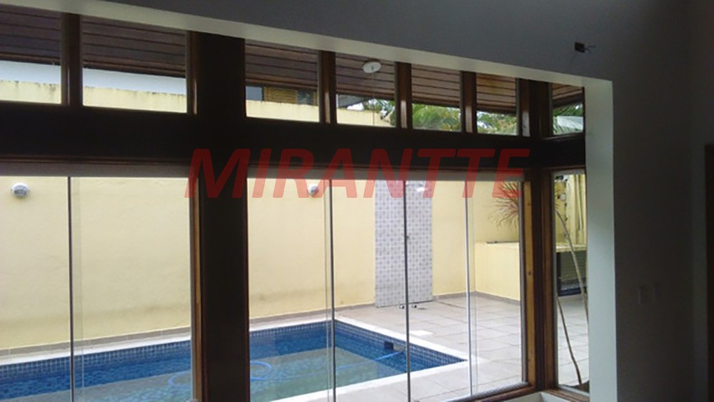 Sobrado com 5 quartos em ENSEADA