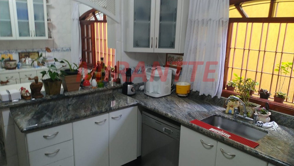 Sobrado de 200m² com 4 quartos em Vila Isolina Mazzei