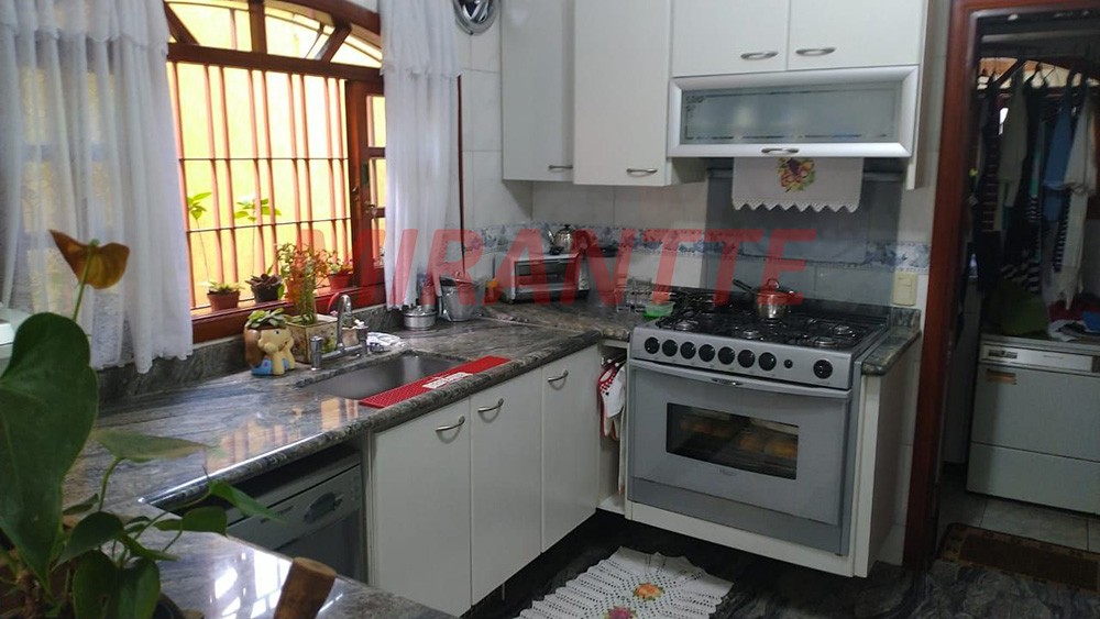 Sobrado de 200m² com 4 quartos em Vila Isolina Mazzei