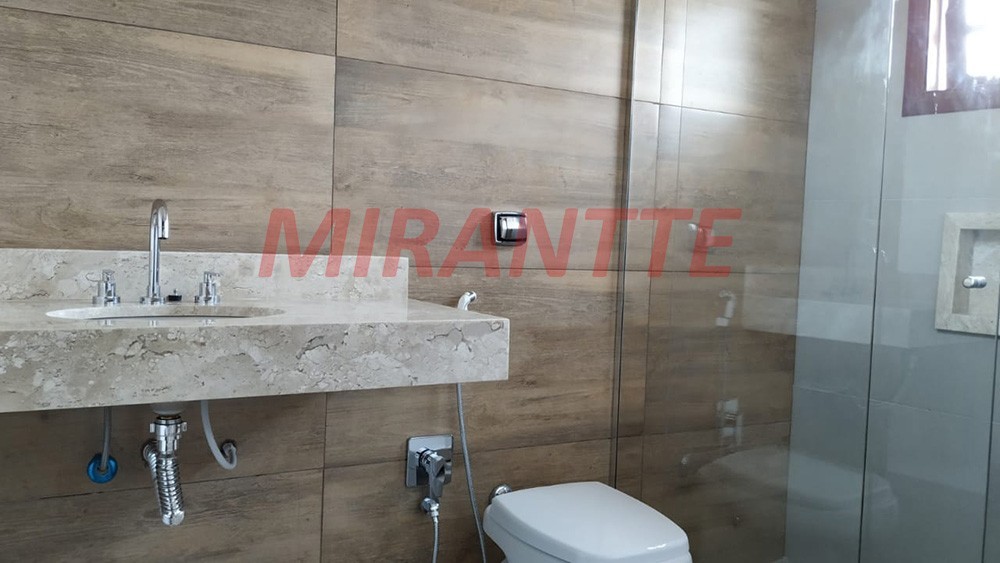 Sobrado de 265m² com 4 quartos em Horto Florestal