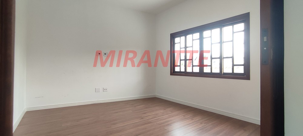 Sobrado de 265m² com 4 quartos em Horto Florestal