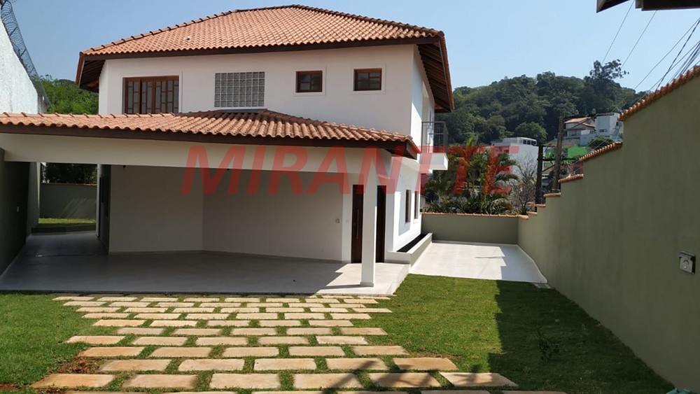 Sobrado de 265m² com 4 quartos em Horto Florestal