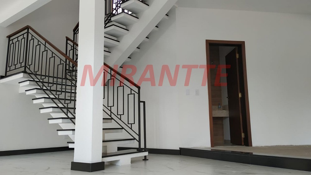 Sobrado de 265m² com 4 quartos em Horto Florestal