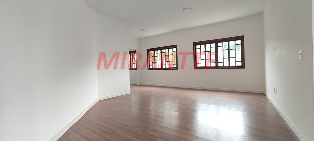 Sobrado de 265m² com 4 quartos em Horto Florestal