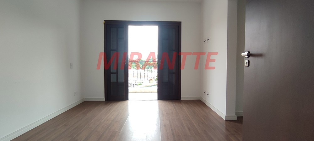 Sobrado de 265m² com 4 quartos em Horto Florestal