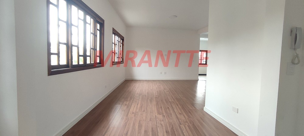 Sobrado de 265m² com 4 quartos em Horto Florestal