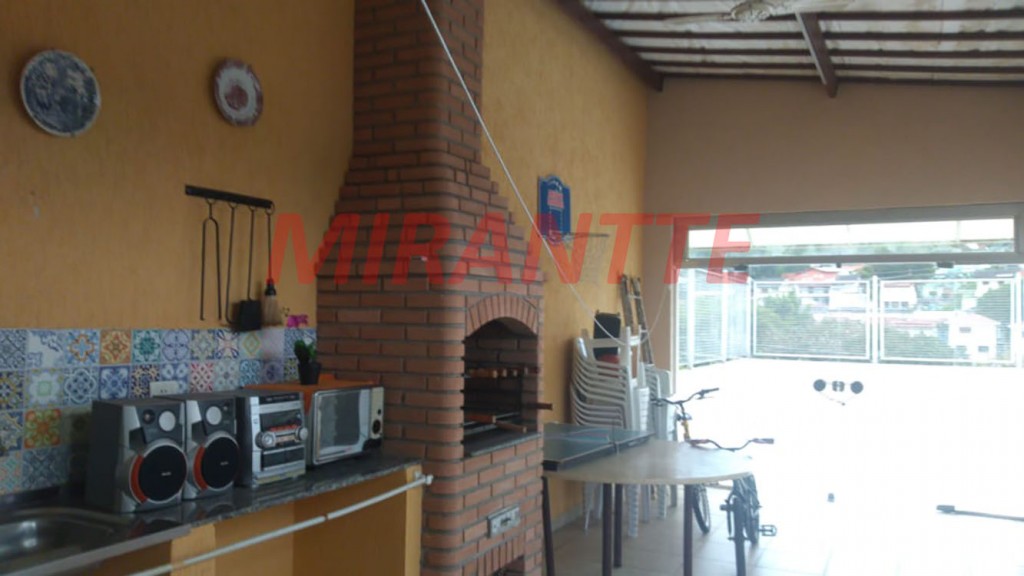 Sobrado de 420m² com 3 quartos em Tremembe