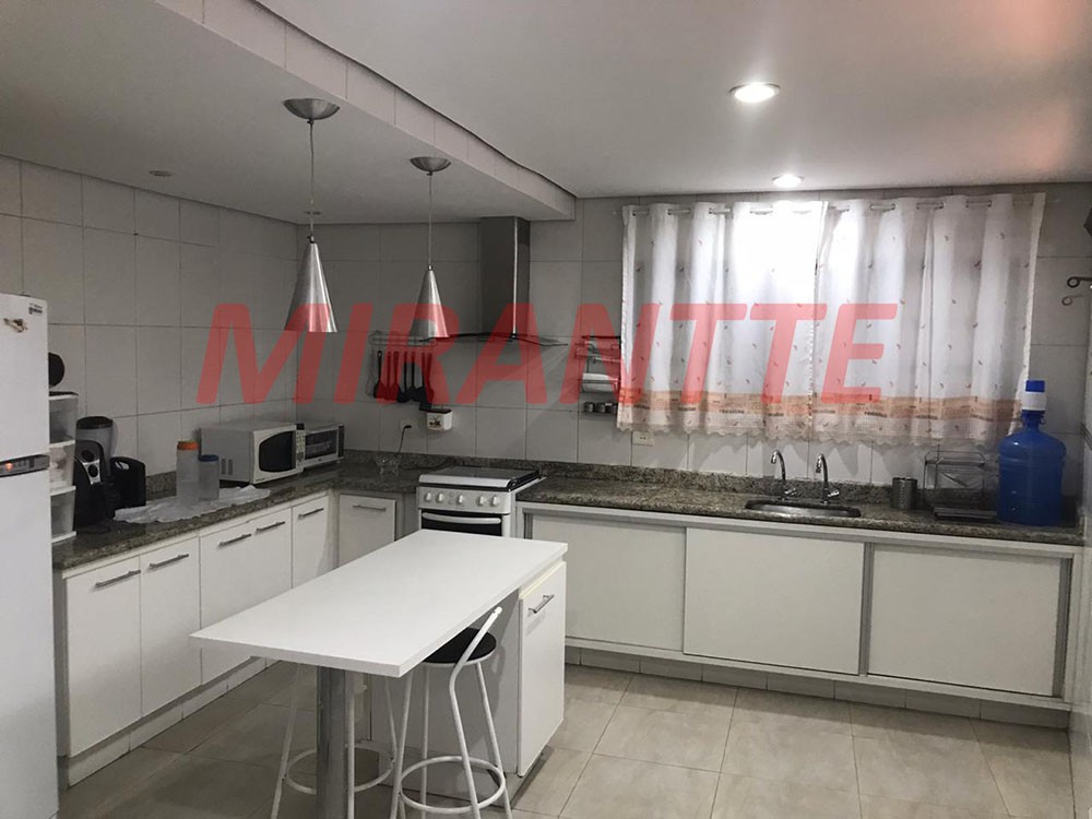 Sobrado de 420m² com 3 quartos em Tremembe