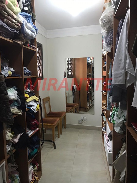 Sobrado de 420m² com 3 quartos em Tremembe