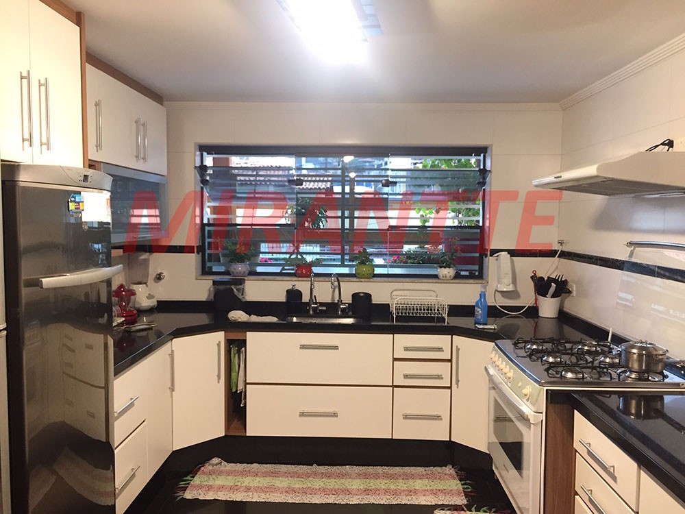 Sobrado de 400m² com 3 quartos em Vila Rosália