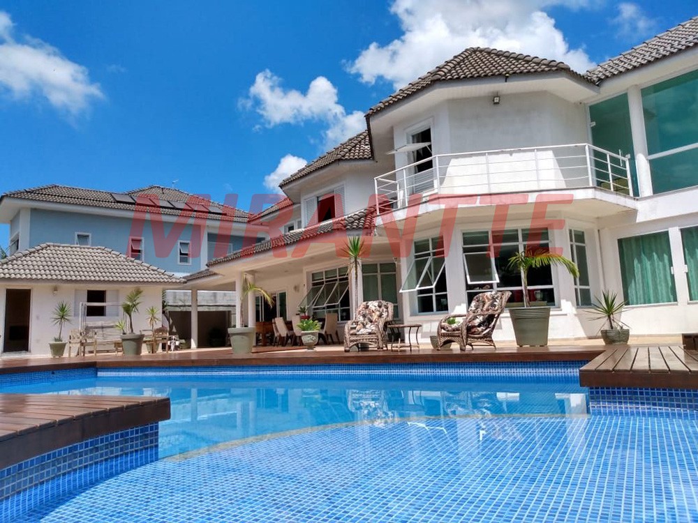 Sobrado de 750m² com 5 quartos em Serra Da Cantareira