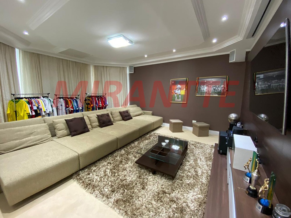Sobrado de 750m² com 5 quartos em Serra Da Cantareira