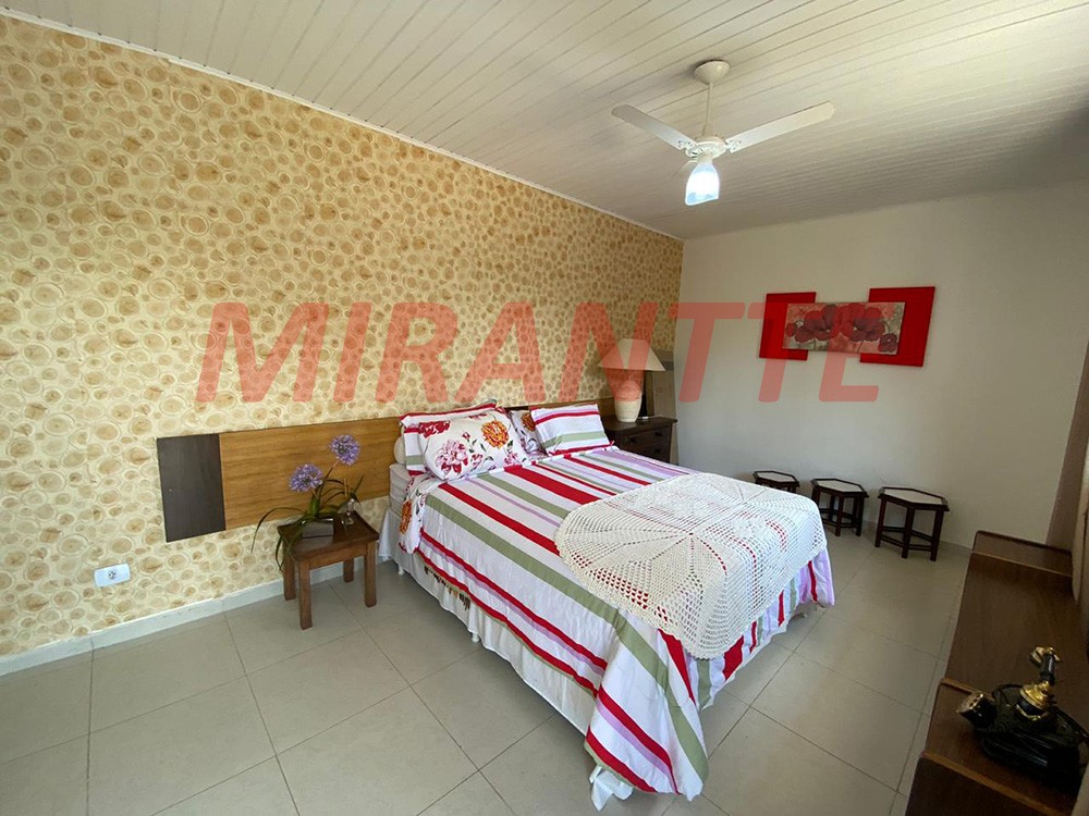 Sobrado de 750m² com 5 quartos em Serra Da Cantareira