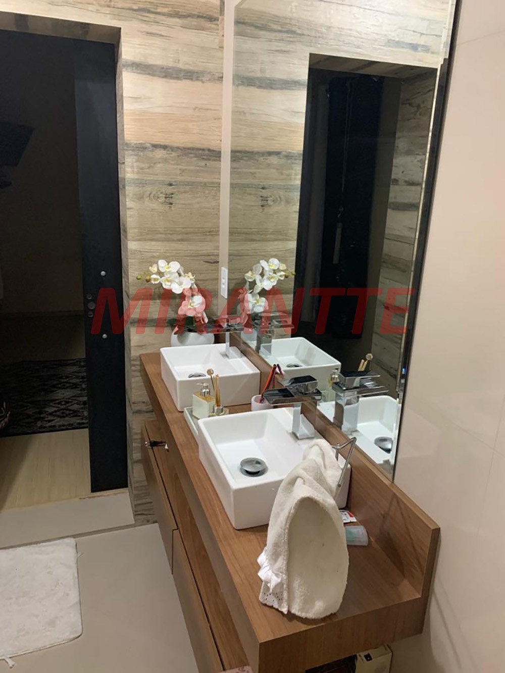 Sobrado de 180m² com 3 quartos em Jardim Guançã