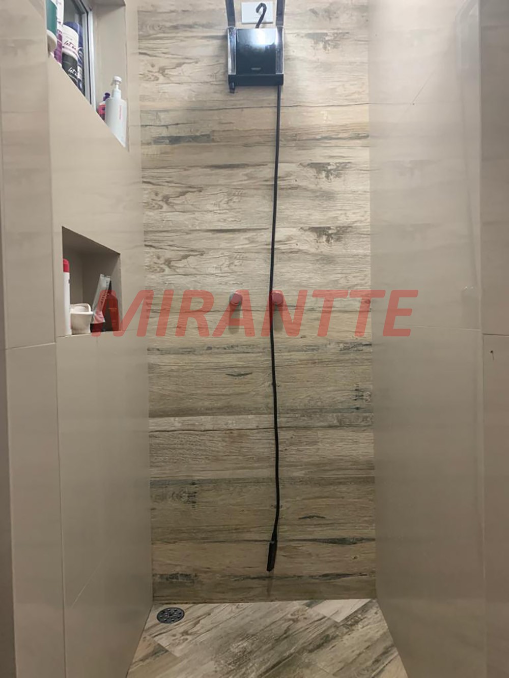 Sobrado de 180m² com 3 quartos em Jardim Guançã