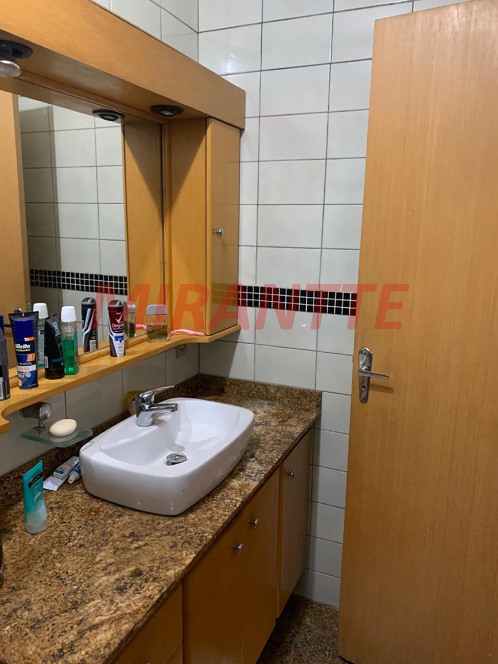 Sobrado de 180m² com 3 quartos em Jardim Guançã