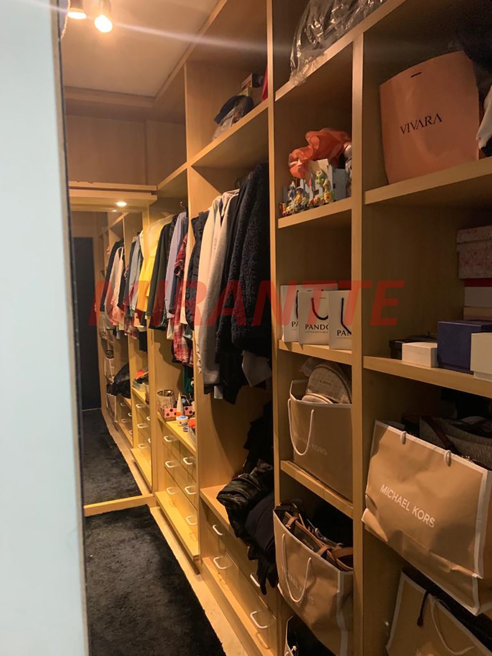 Sobrado de 180m² com 3 quartos em Jardim Guançã