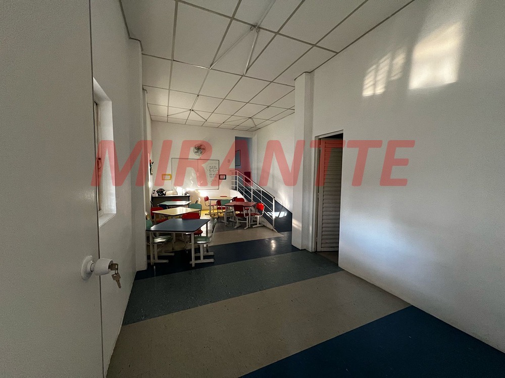 Comercial de 250m² em Santana