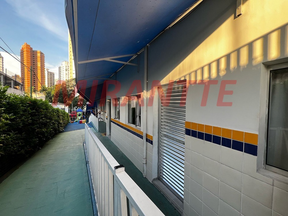 Comercial de 250m² em Santana
