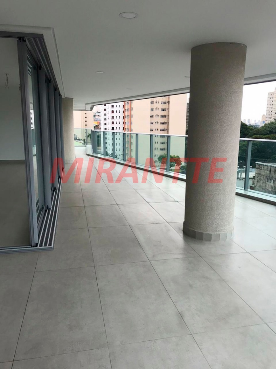 Apartamento com 4 quartos em Santana
