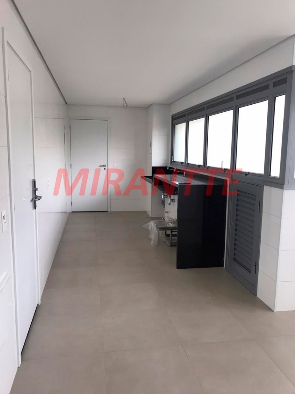 Apartamento com 4 quartos em Santana