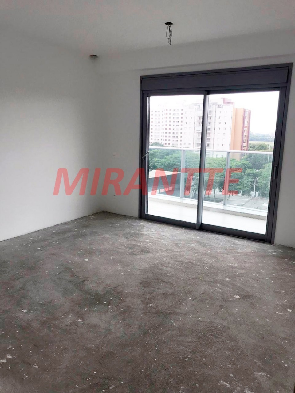 Apartamento com 4 quartos em Santana