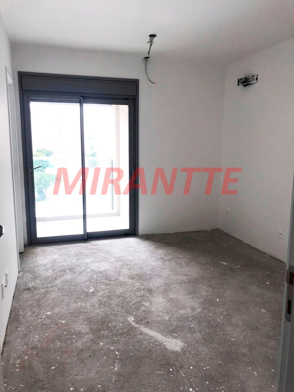 Apartamento com 4 quartos em Santana