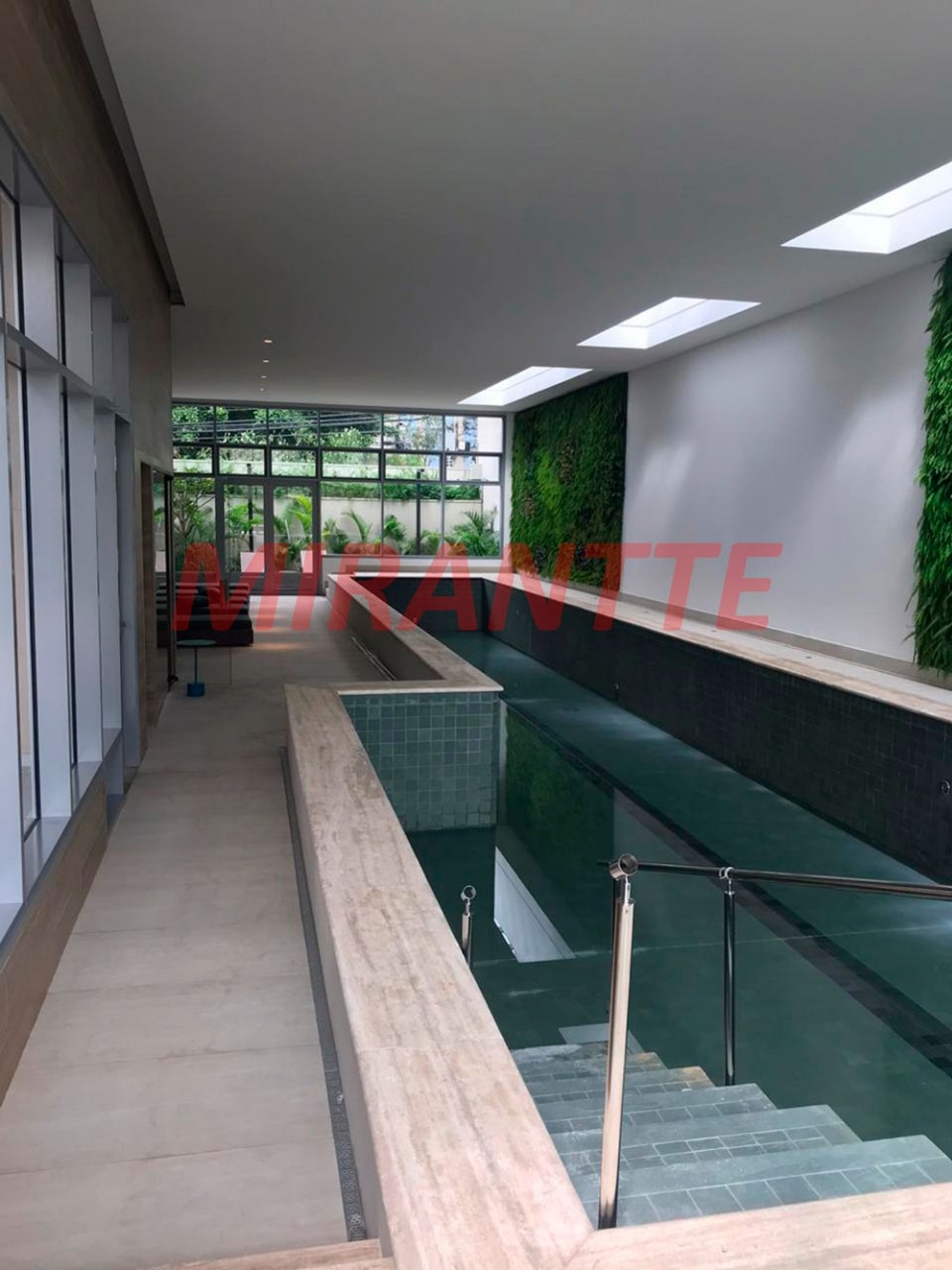 Apartamento com 4 quartos em Santana