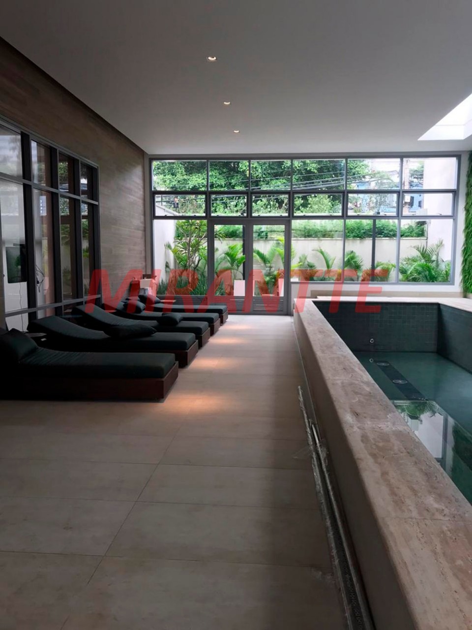 Apartamento com 4 quartos em Santana