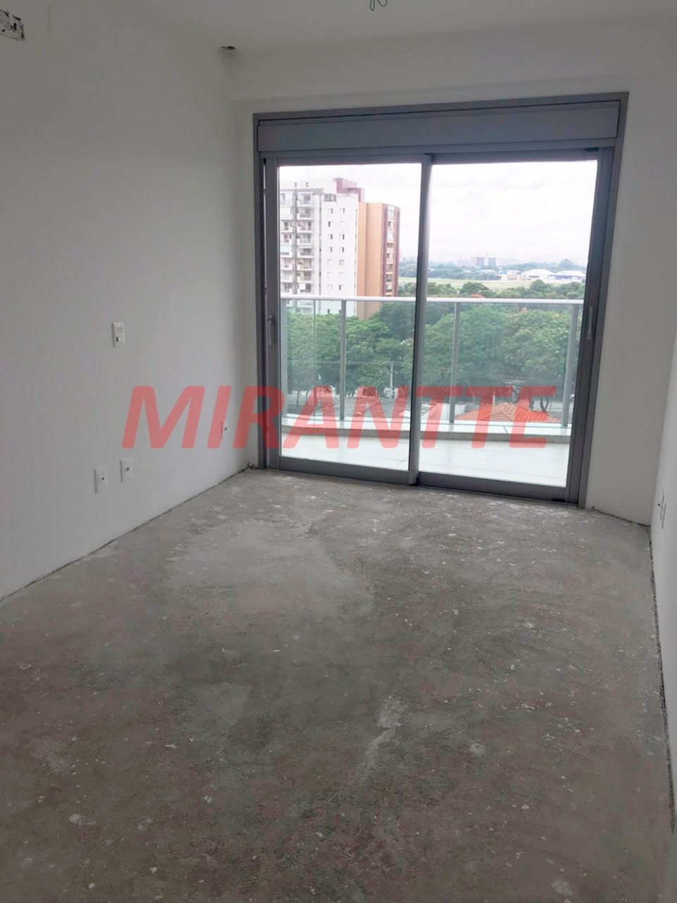 Apartamento com 4 quartos em Santana