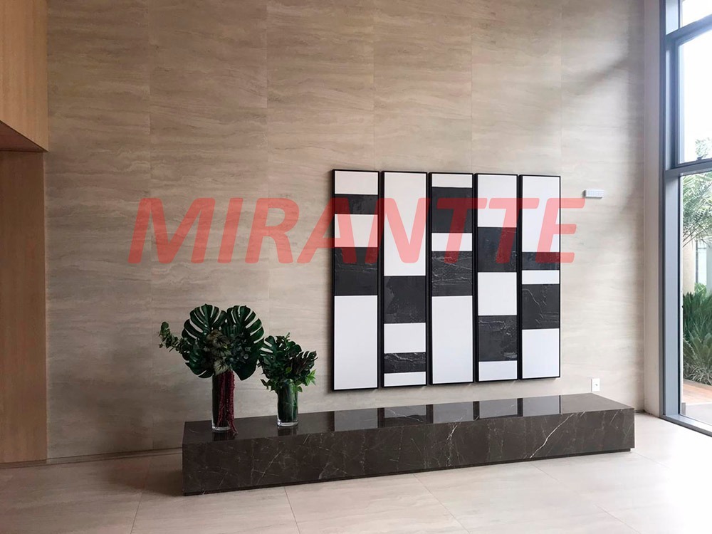 Apartamento com 4 quartos em Santana