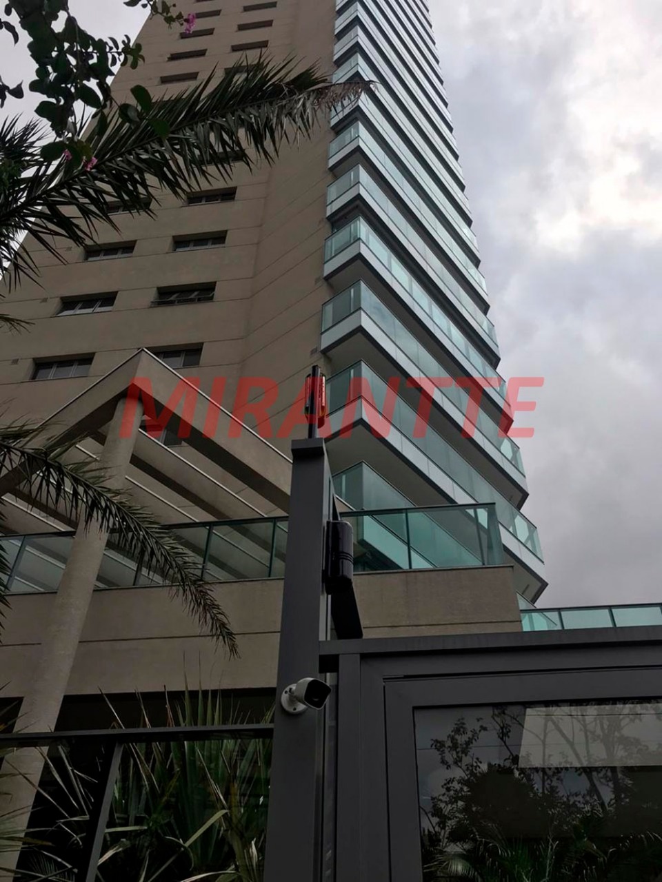 Apartamento com 4 quartos em Santana