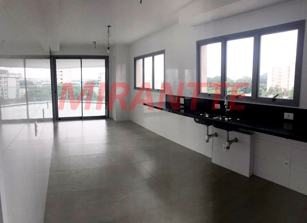 Apartamento com 4 quartos em Santana