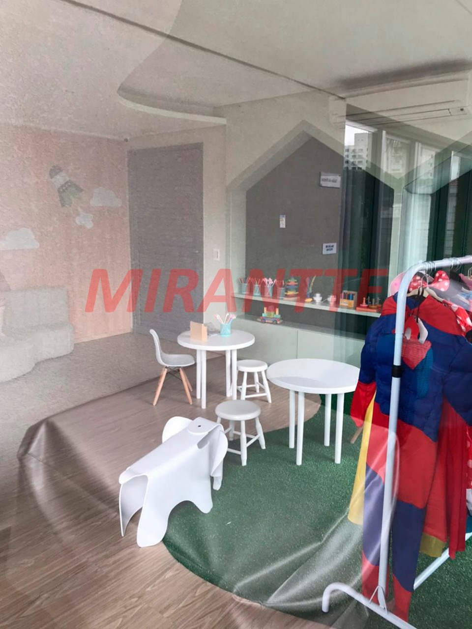 Apartamento com 4 quartos em Santana