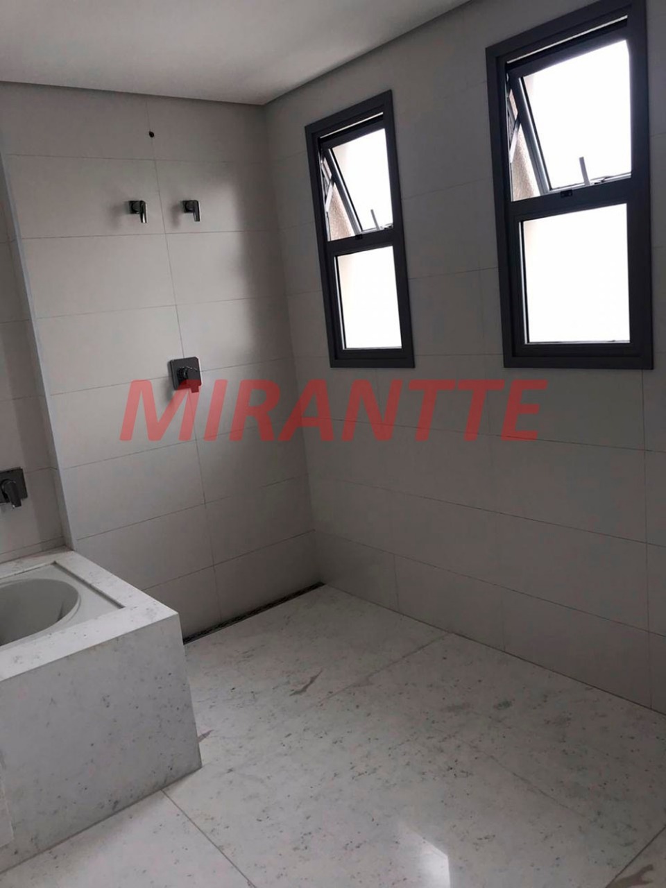 Apartamento com 4 quartos em Santana