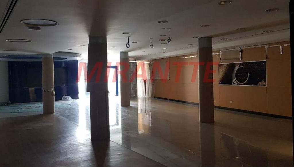 Comercial de 604m² em Casa Verde